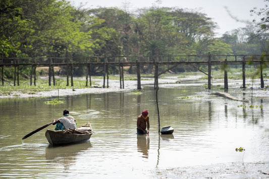 OP BEZOEK BIJ WATERPROJECT IN BANGLADESH